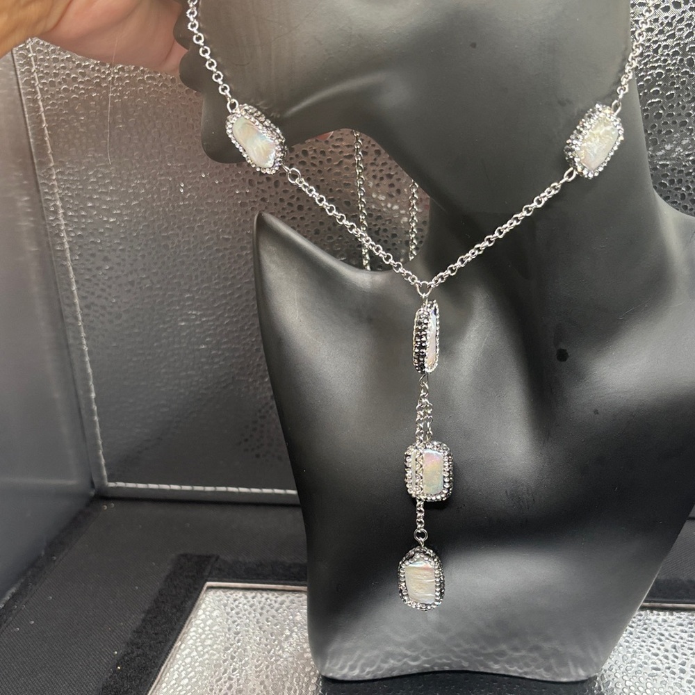 Elegant Silver Necklace with White Accents All Mother Of Pearl